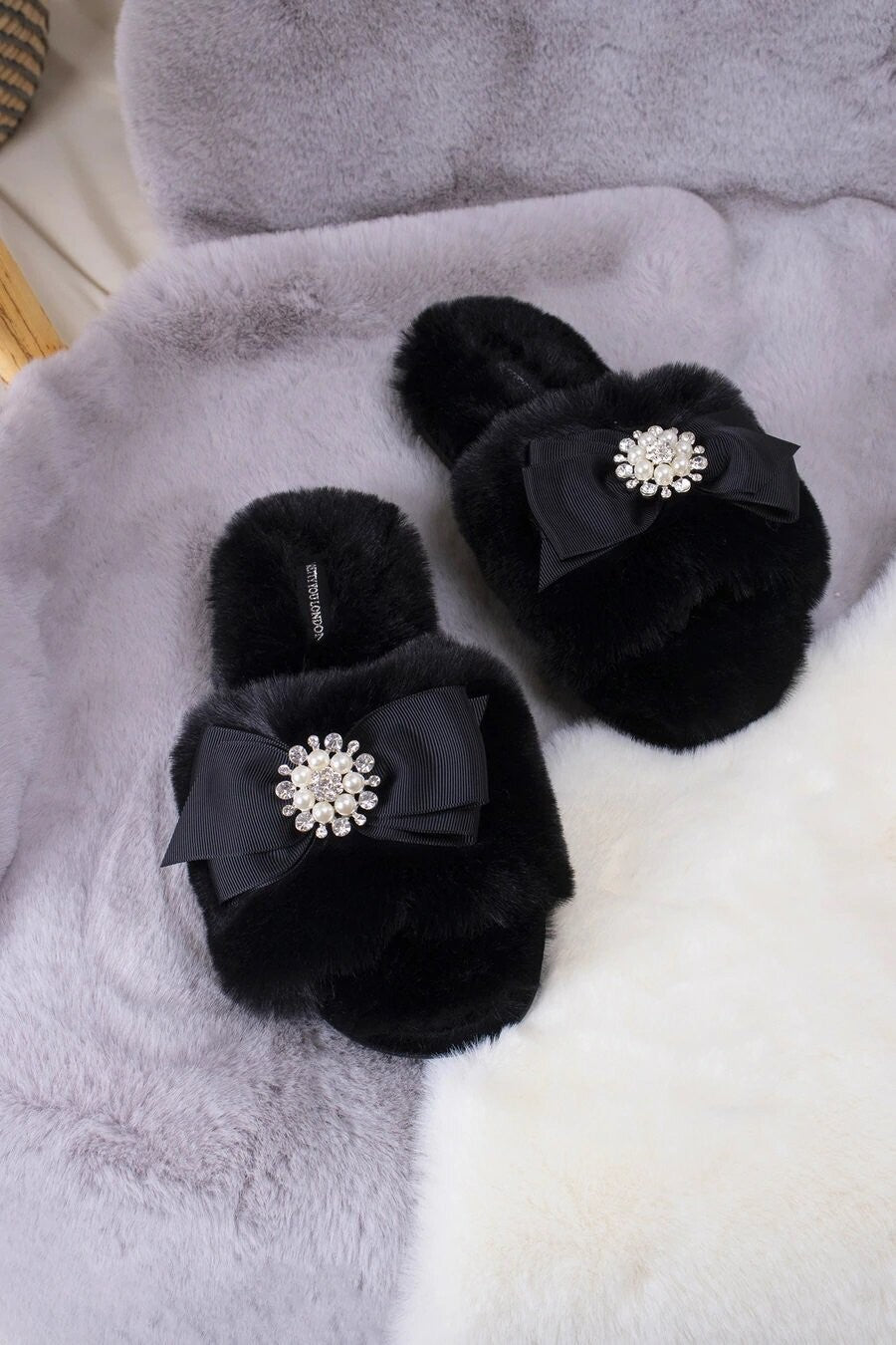 PRETTY YOU LONDON - Anya Slipper - Black