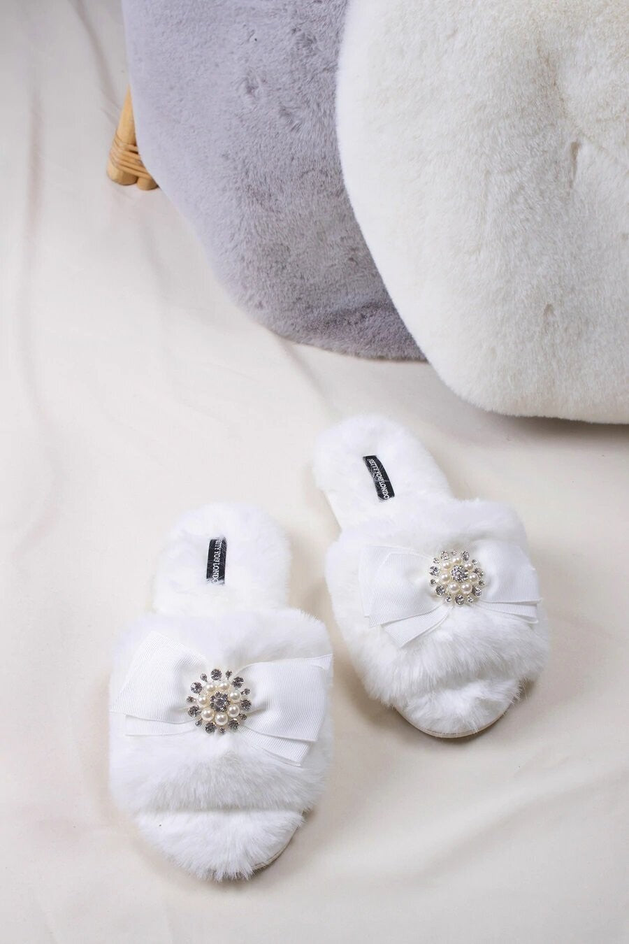PRETTY YOU LONDON - Anya Slipper - Cream