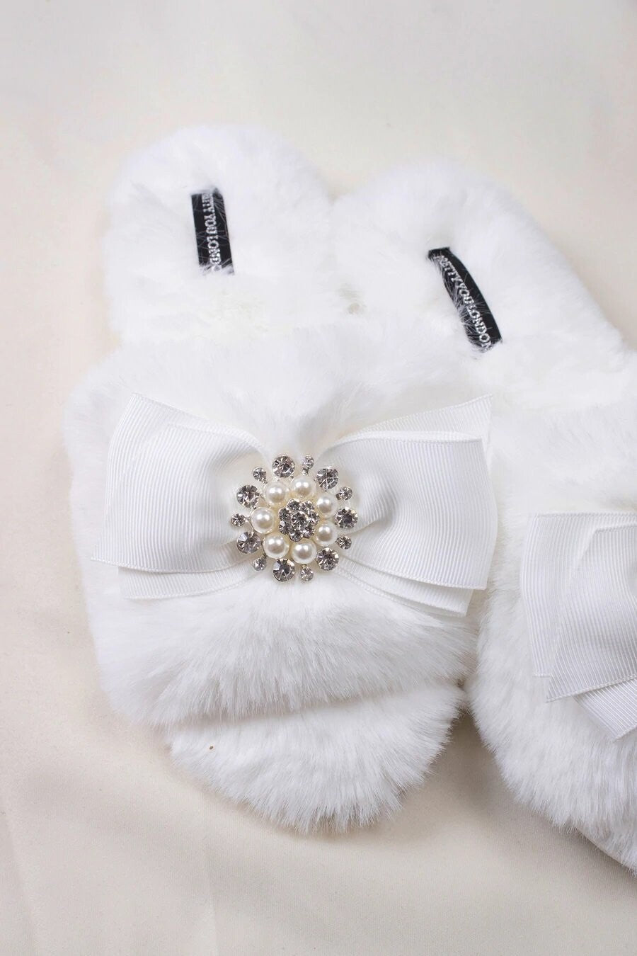 PRETTY YOU LONDON - Anya Slipper - Cream