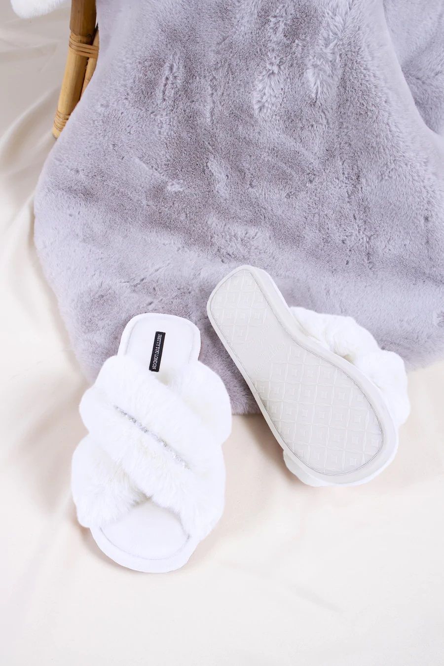 PRETTY YOU LONDON - Freya Slipper - Cream