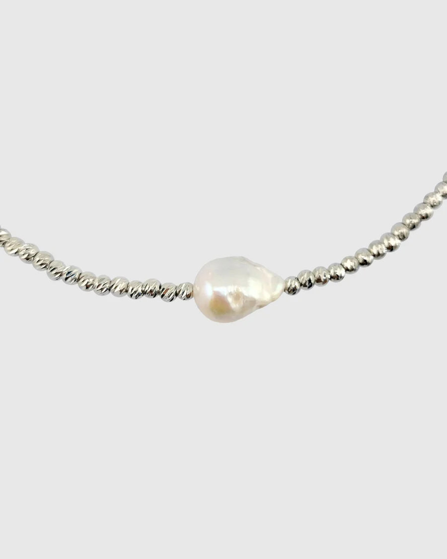 IZOA - NECKLACE - Amarae Freshwater Baroque Pearl Necklace - Silver