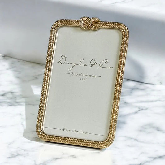 DOYLE & CO - FRAME - Gold Giorgia Knot Chain Frame 4x6
