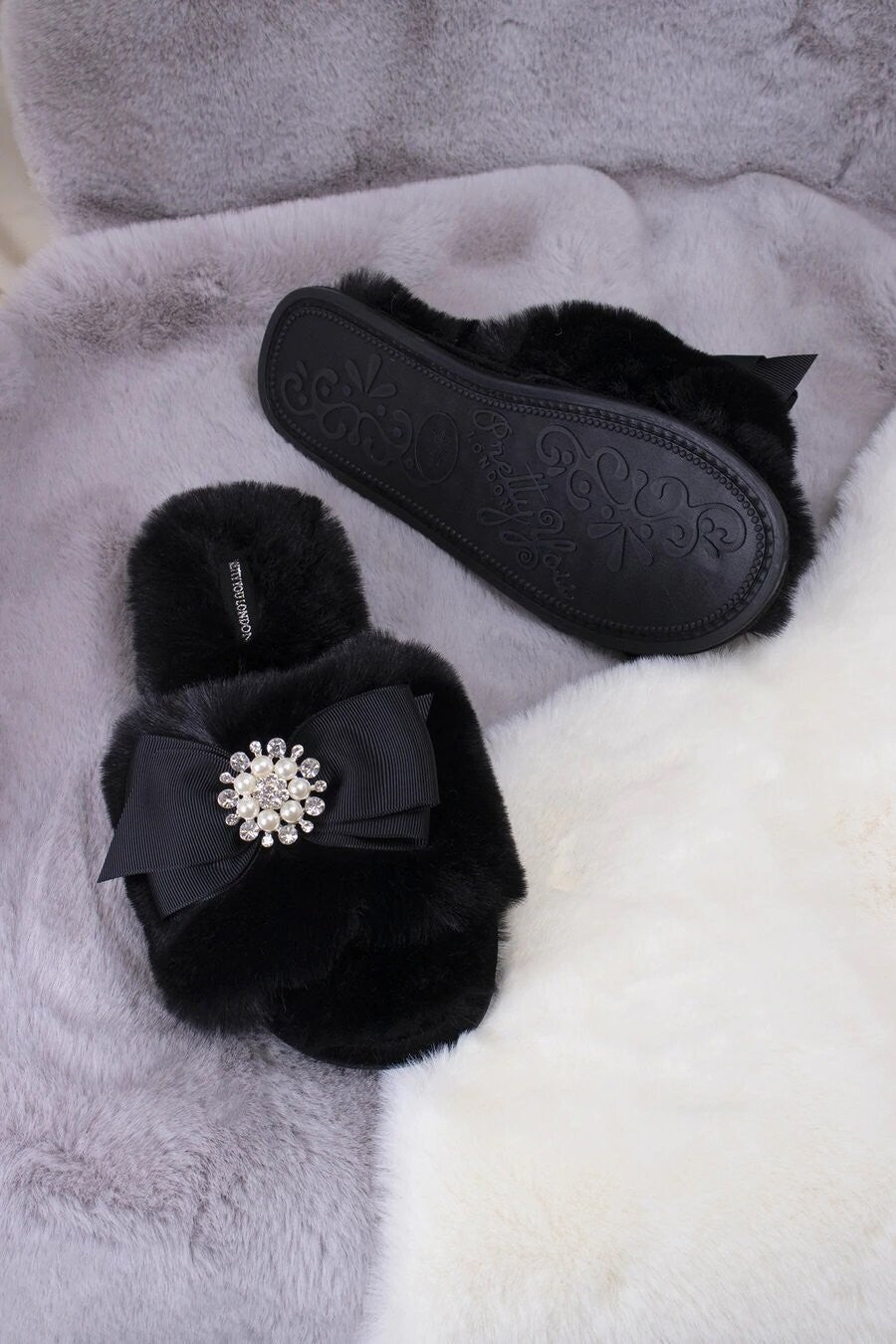 PRETTY YOU LONDON - Anya Slipper - Black