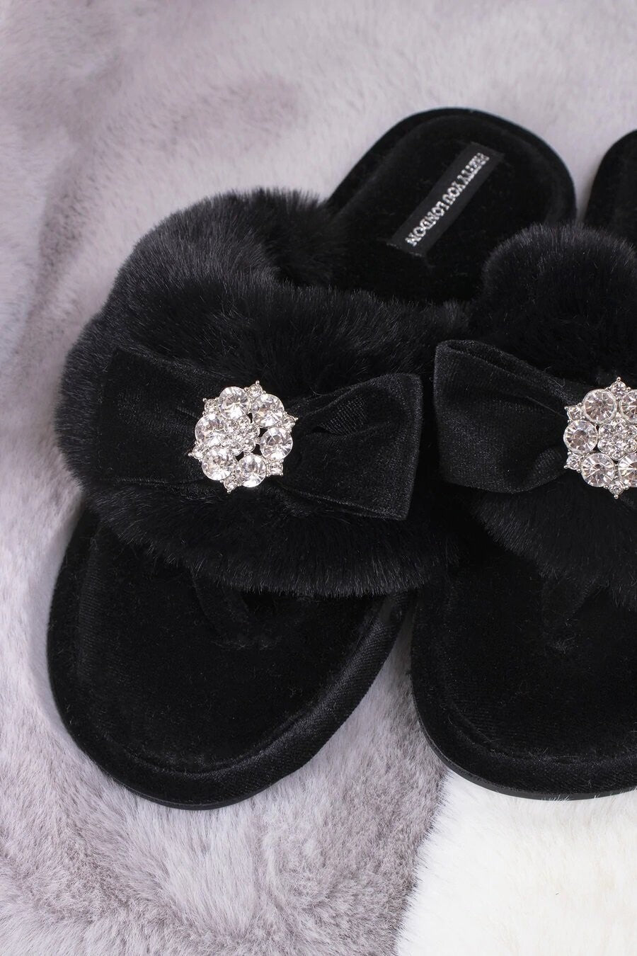 PRETTY YOU LONDON - Amelie Slippers - Black