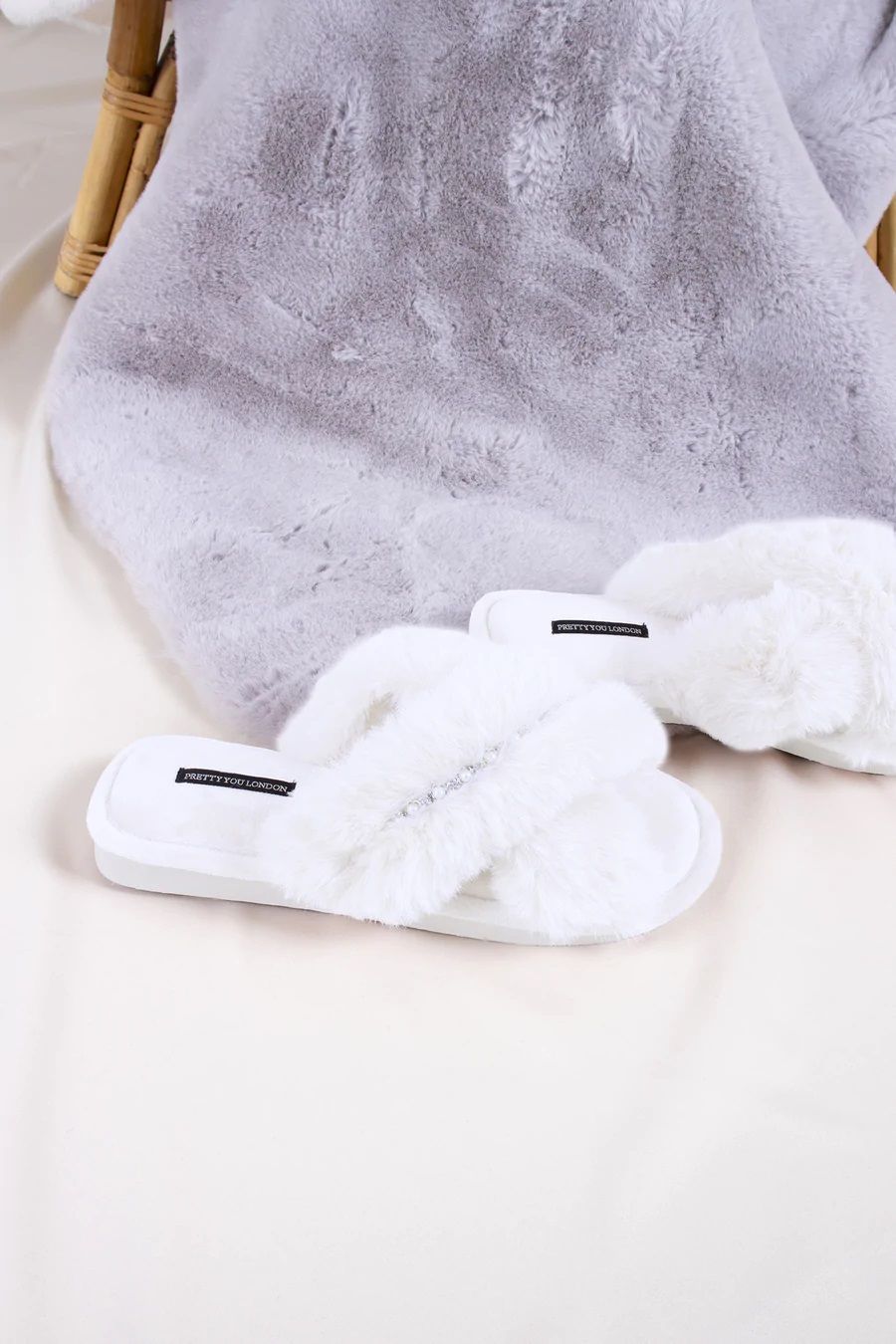 PRETTY YOU LONDON - Freya Slipper - Cream