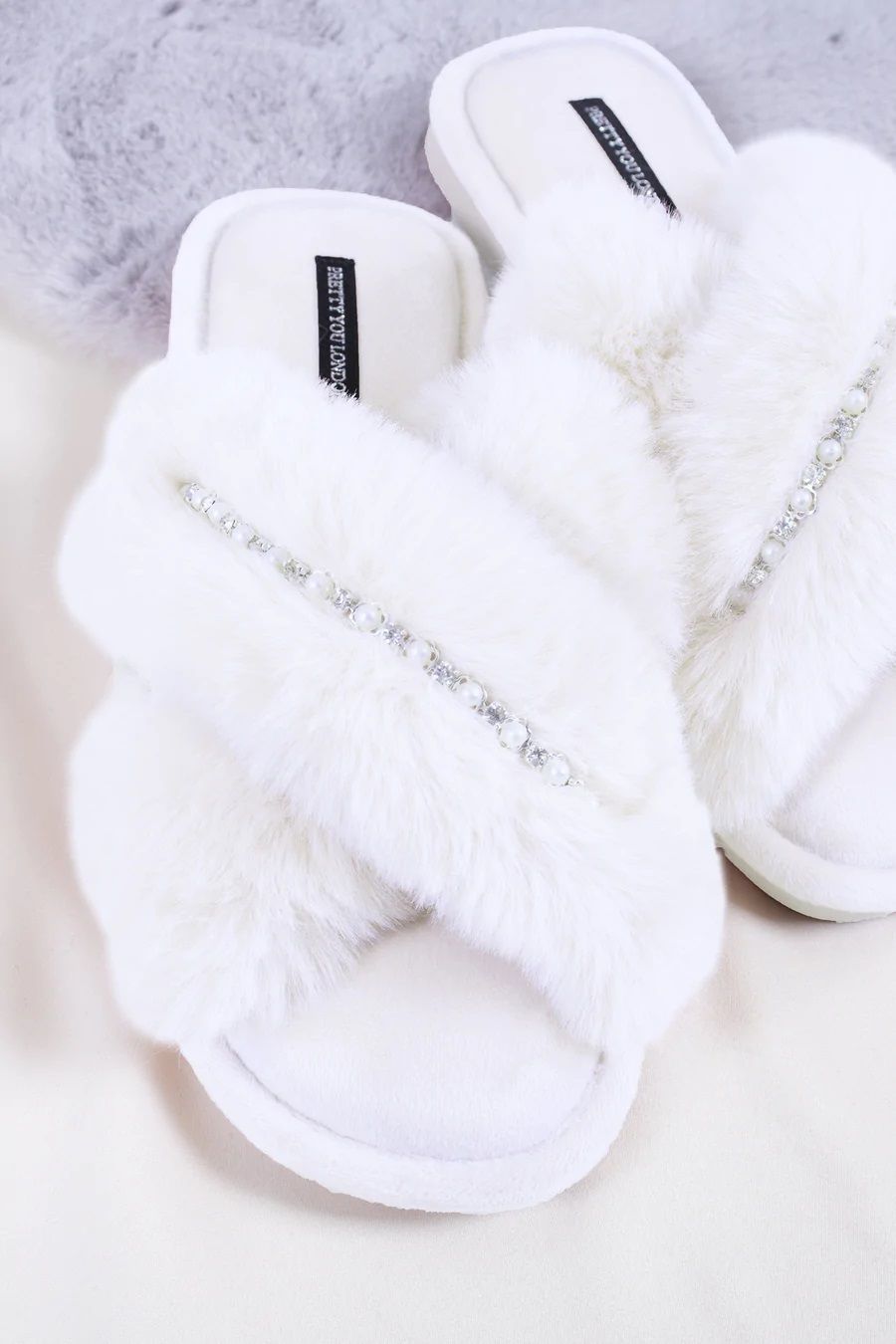 PRETTY YOU LONDON - Freya Slipper - Cream
