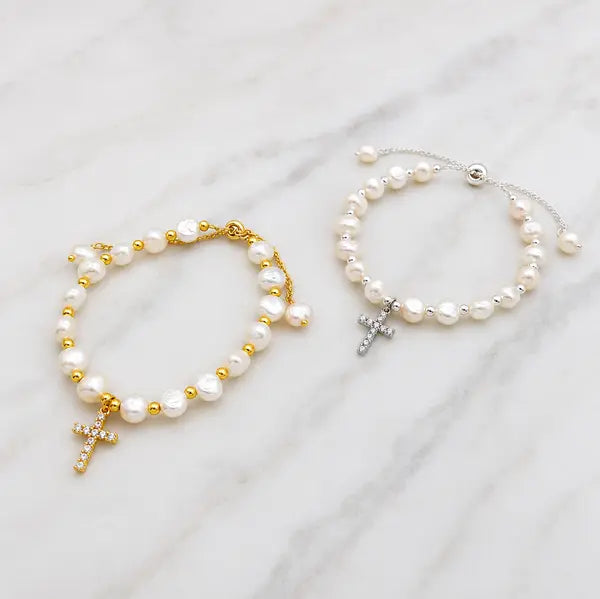 CHRYSALINI - BRACELET - Freshwater Pearl Bracelet with Cross Charm - Silver