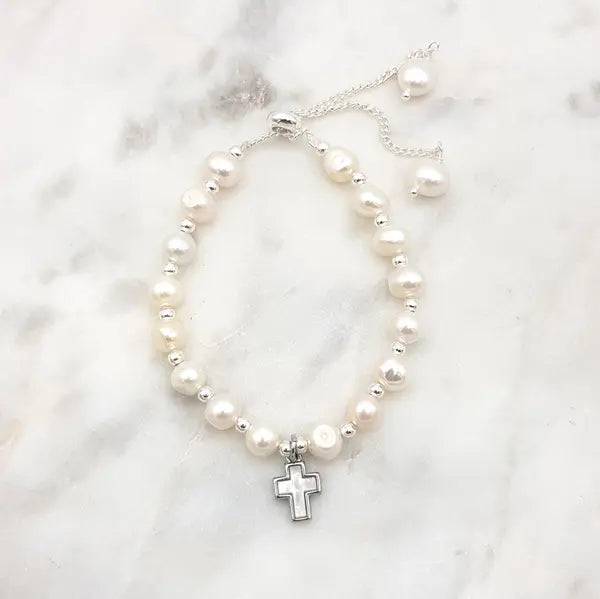 CHRYSALINI - BRACELET - Fresh Water Pearl & Mother of Pearl Cross - Silver