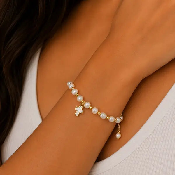CHRYSALINI - BRACELET - Fresh Water Pearl & Mother of Pearl Cross - Gold