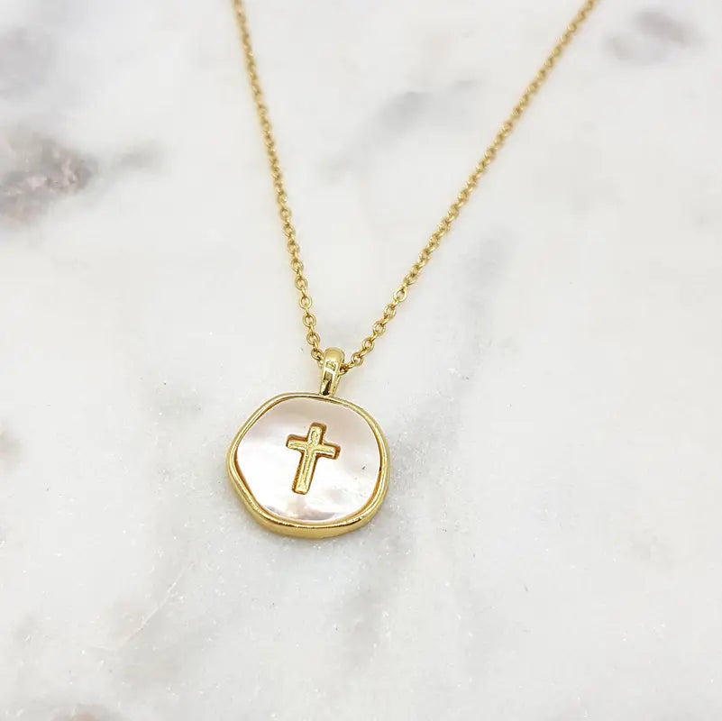 CHRYSALINI - NECKLACE - Mother of Pearl Circle Cross - Gold